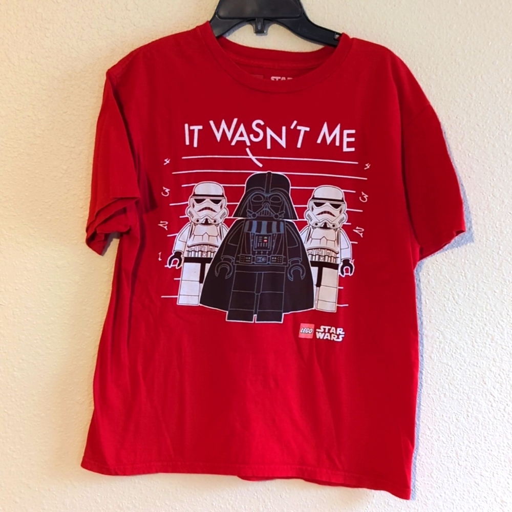 Boy's Star Wars T-shirt. Size XL (14-16). Red. Good Condition.